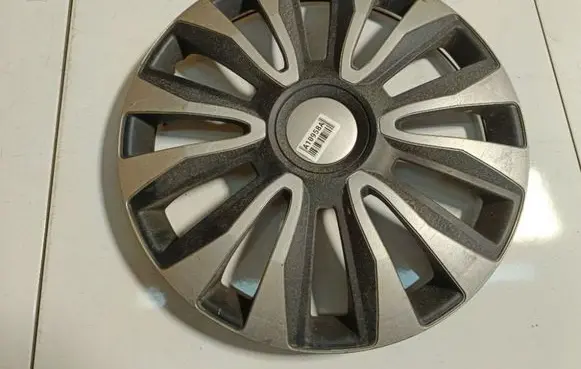 Peugeot 407 R16 wheel hub/cap/trim 