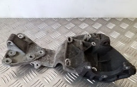 Volvo XC60 Generator/alternator bracket 31258329