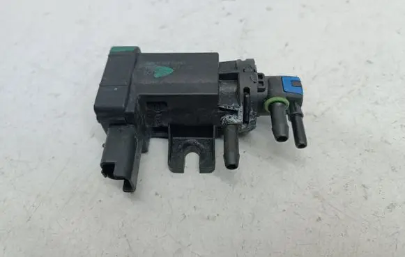 Citroen DS5 Turbo solenoid valve 9801887680