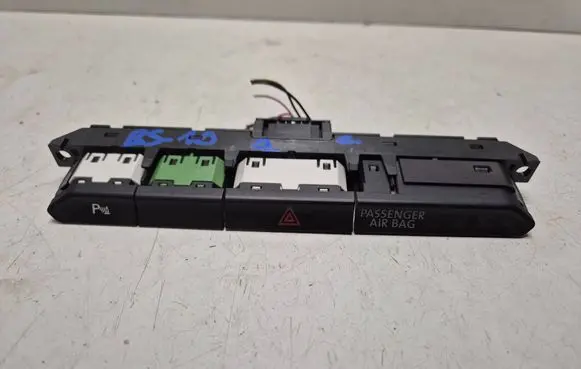 Hazard light switch