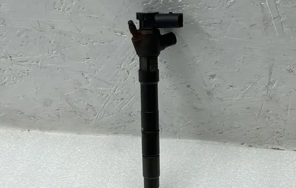 Audi Q2 - Fuel injector 04L130277BF