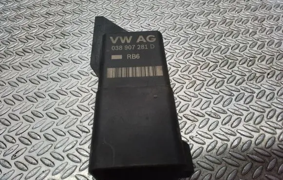 Volkswagen Crafter Glow plug pre-heat relay 0281003028