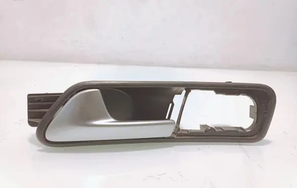 Volkswagen Touran II Front door interior handle 1T1113D
