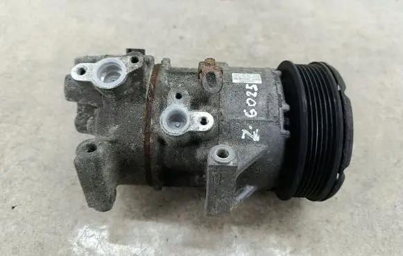 Toyota Corolla Verso E121 Air conditioning (A/C) compressor (pump) 