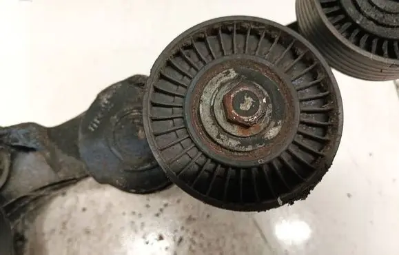 Mercedes-Benz A W168 Generator/alternator belt tensioner 