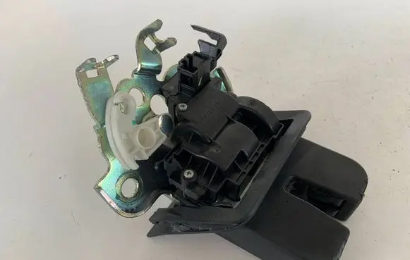 Audi Q5 SQ5 8R Tailgate/trunk/boot lock/catch/latch 8R0827505A 8R0827505
