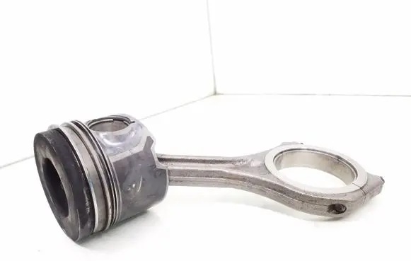 Audi A6 S6 C6 4F Piston with connecting rod