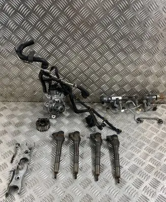 Volkswagen Tiguan Fuel injection system set 03L130755AC 03L130277J