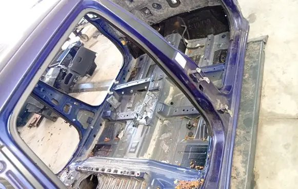 Nissan Note (E12) Pillar (middle) 