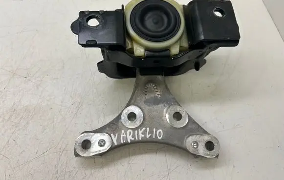 Engine mount bracket