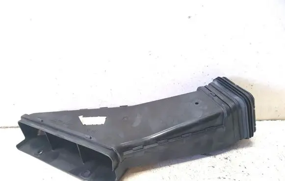 KIA Sportage Air intake duct part 28212P0400