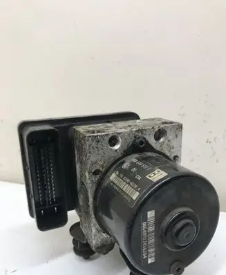 Volkswagen Golf V ABS Pump