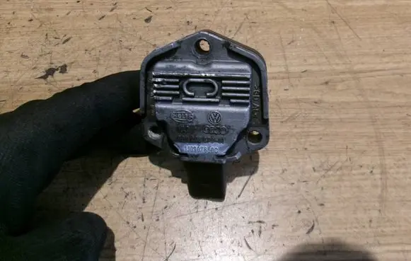 Volkswagen PASSAT B6 Oil level sensor 1J0907660C