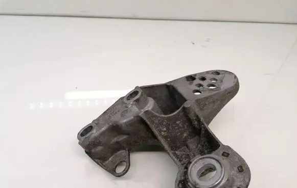 Volkswagen PASSAT B5 Engine mounting bracket 4B0199351B