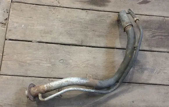 KIA Shuma Fuel tank filler neck pipe 