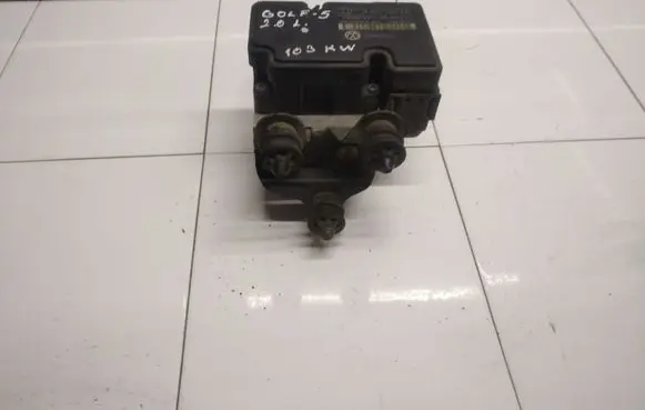Volkswagen Golf V ABS Pump 1K0907379N 1K0614117F