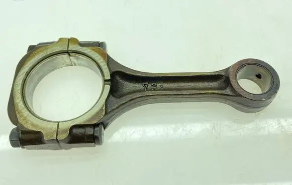 Subaru Forester SG Connecting rod/conrod 12100AA240 12100AA241