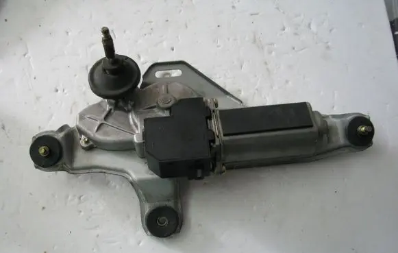 Toyota RAV 4 (XA20) Rear window wiper motor 8513042040