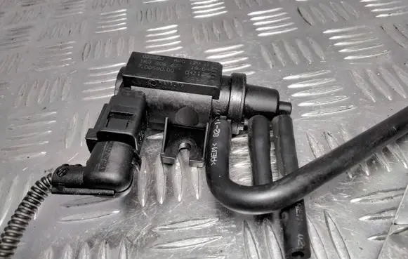 Volkswagen Golf V Starter motor/solenoid 1K0906627