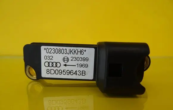 Audi A4 S4 B5 8D Airbag deployment crash/impact sensor 8D0959643B