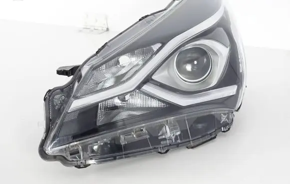 Toyota Yaris Headlight/headlamp