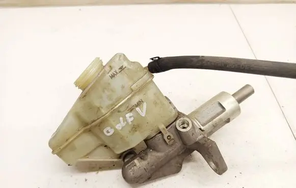 Volkswagen Golf V Master brake cylinder 1K2611301B