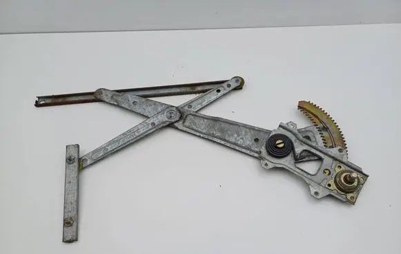 Isuzu Trooper Front door manual window regulator