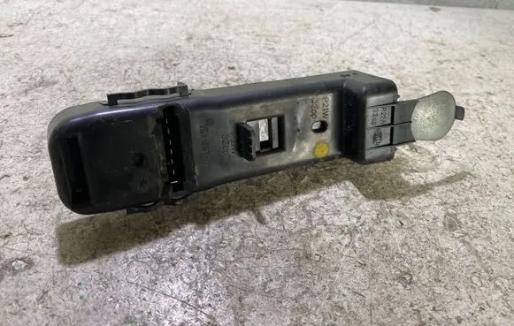 Mercedes-Benz C W203 Tail light bulb cover holder 15163101 32C0