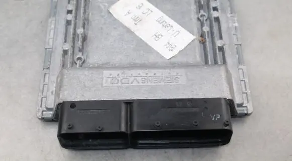 Ford C-MAX I Engine control unit/module 5M5P12B565BH