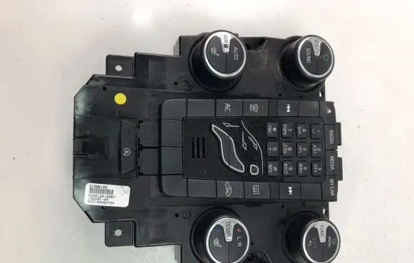 Volvo V40 Climate control unit 31288103