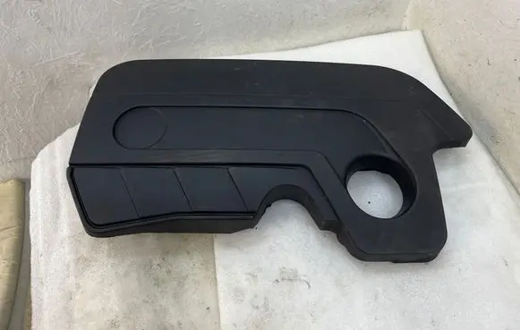 Opel Insignia B Engine hood trim 