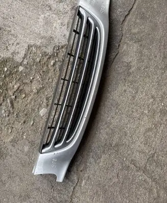 Toyota Avensis T220 Front bumper upper radiator grill 53114050100B 5311105030 5311105030F