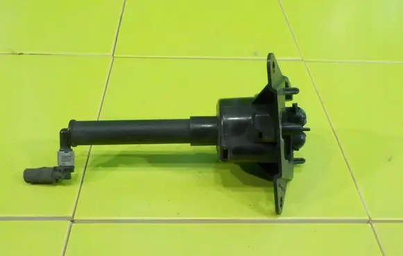 Jaguar XF X260 Headlight washer pump PRZOD XP261
