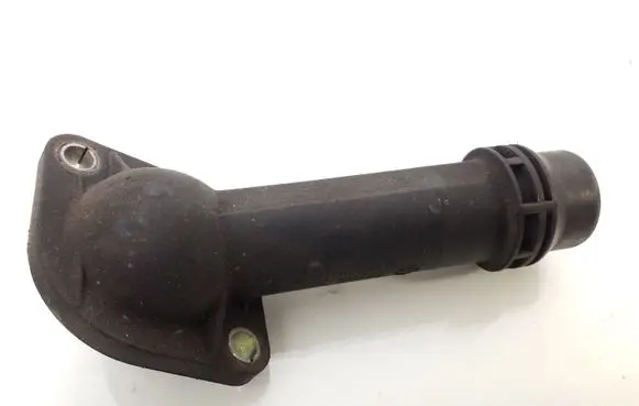 Volkswagen PASSAT B5.5 Engine coolant pipe/hose 038121121B