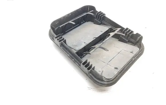Renault Kangoo III Quarter panel pressure vent 93862182
