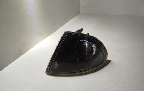 BMW 3 E46 Front indicator light SK3322