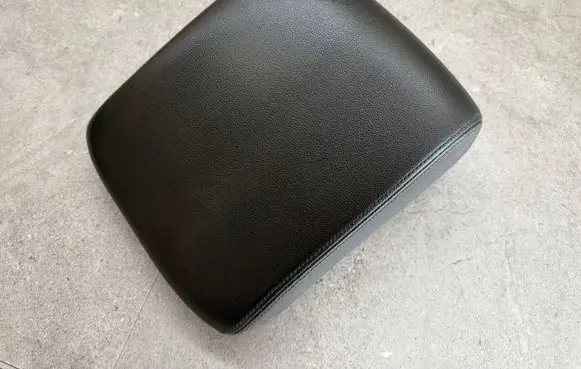 Volkswagen Amarok Armrest