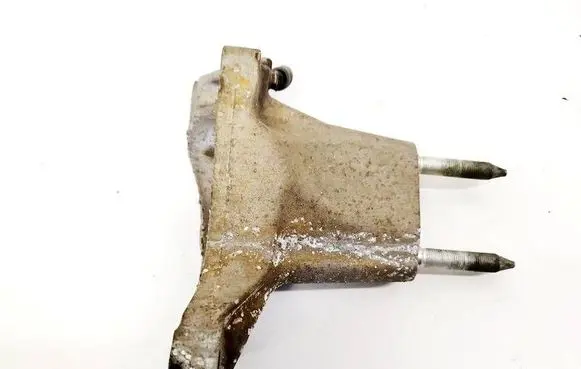 Honda Civic Engine mounting bracket 