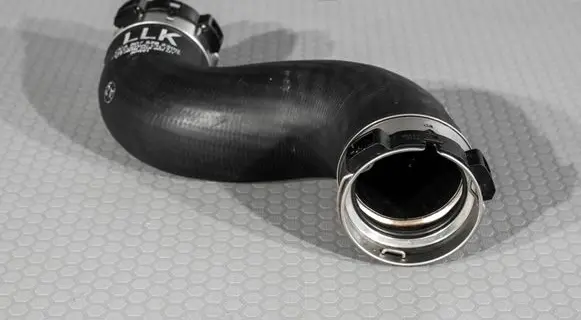 Mercedes-Benz Sprinter W907 W910 Intercooler hose/pipe A9075282300