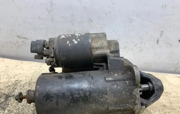 Audi A4 S4 B5 8D Starter motor 1008821818