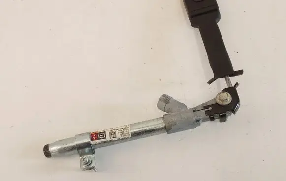 Tesla Model S Front seatbelt 1004532-05-F