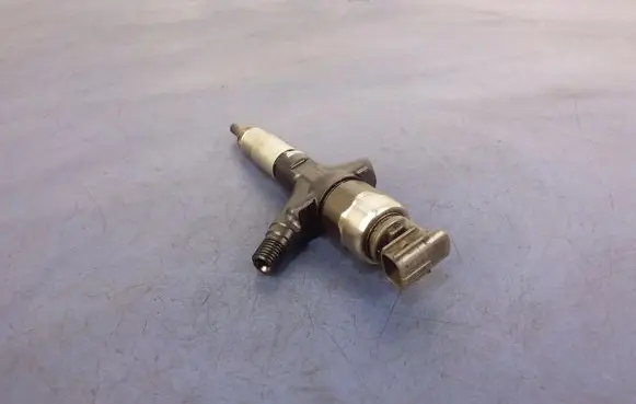 Subaru Forester SH Fuel injector 16613AA03