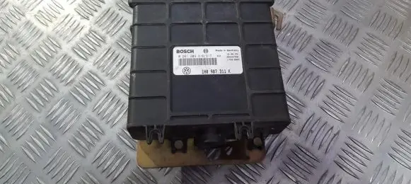 Volkswagen Golf III Engine control unit/module 0261203316 1H0907311K