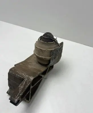 Volvo S80 Engine mount bracket 30666175