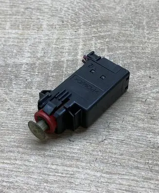 Opel Astra G Clutch pedal sensor 90590574 00100400