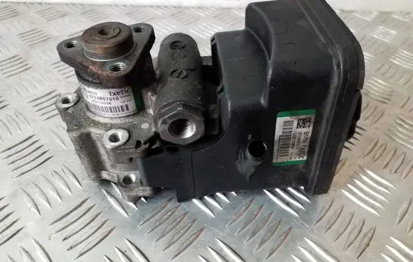 BMW 7 E65 E66 Power steering pump 6779857010 LH2110936