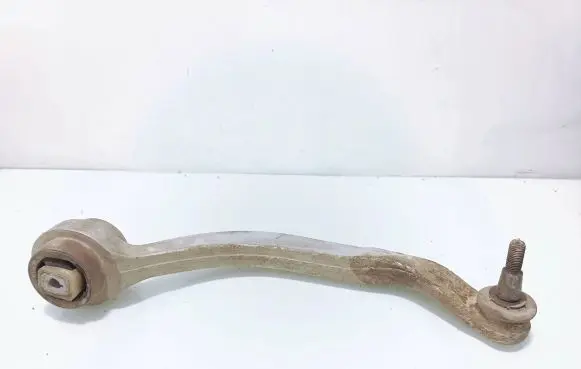 Volkswagen PASSAT B5 Front control arm 4D0407696J