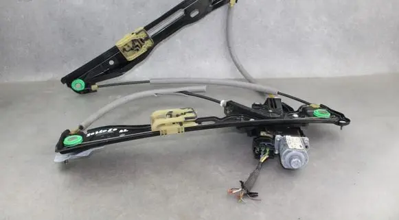 Ford Fusion II Front door window regulator with motor DS73F23200BD