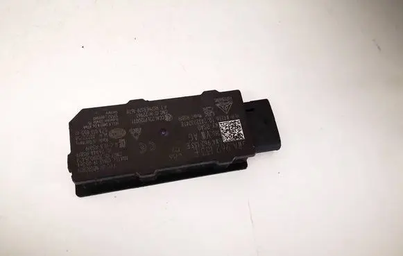 Audi Q4 e-tron Antenna control unit 5WA962133E