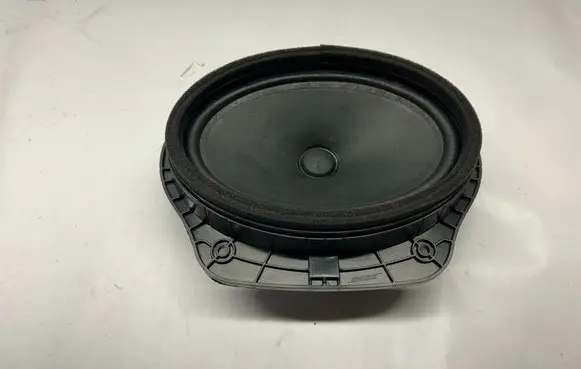 Chevrolet Camaro Front door speaker 23125292